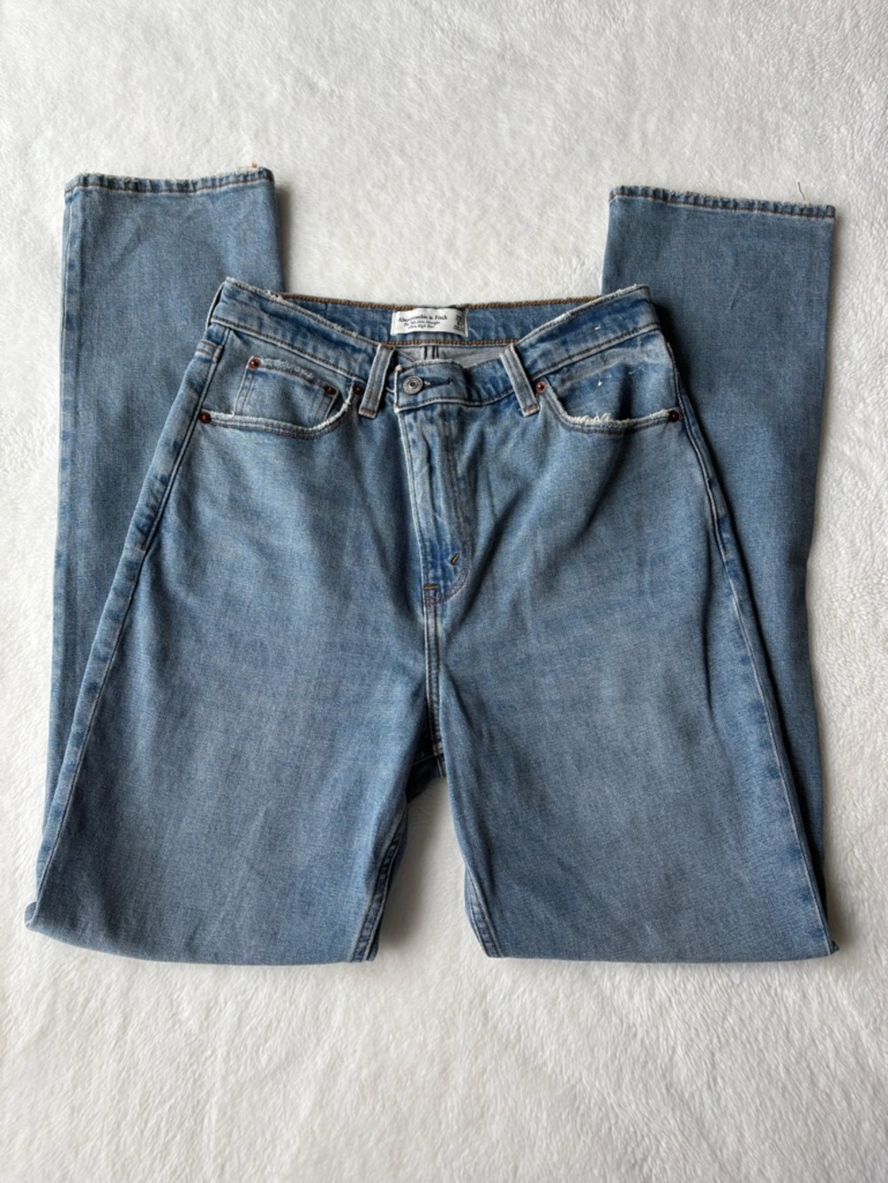 Abercrombie & Fitch The 90s Slim Straight Ultra High Rise Jeans, NWT, Size 6
